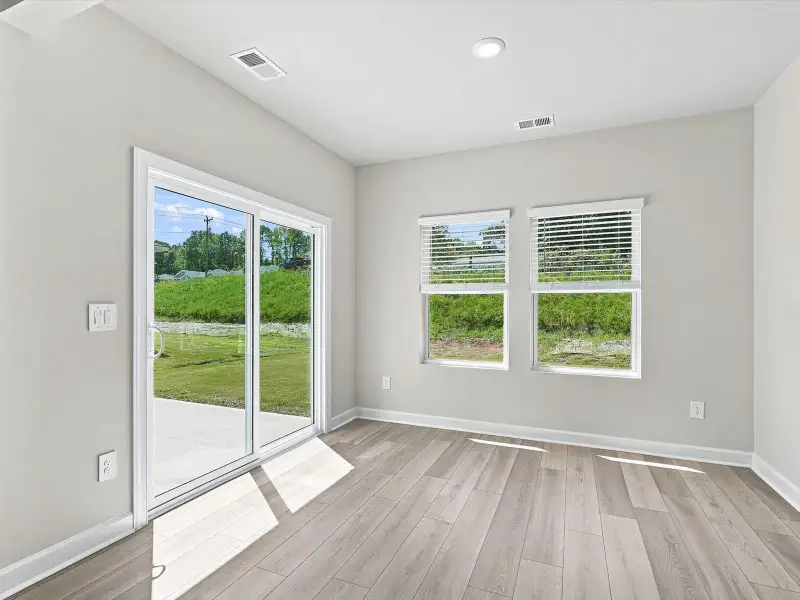 Spacious, unfurnished interior of a new home in Creek Ridge - Heritage Collection, Spartanburg (Image 12).