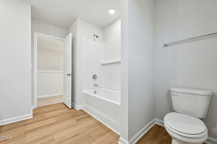 39-web-or-mls-Raleigh - Oak Manor - 537