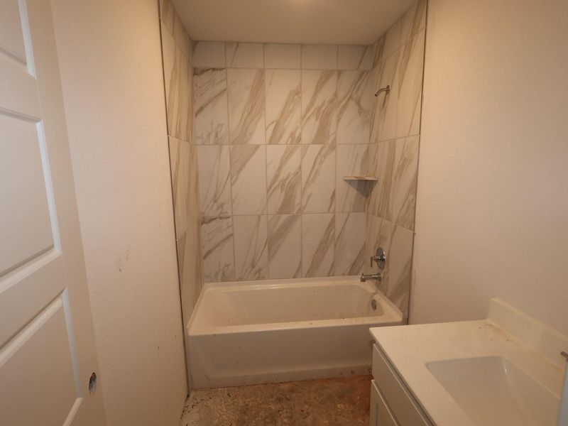 Furnished interior view inside a new home in Moran Ranch, Willis (Image 8).