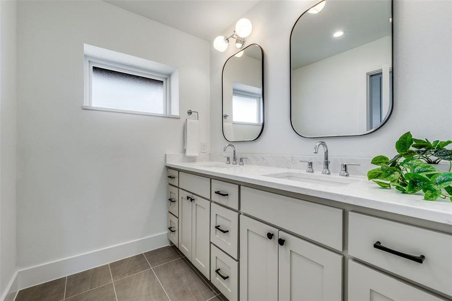 Furnished interior view inside a new home in , Dallas (Image 29).