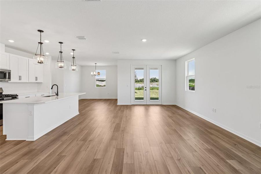 Spacious, unfurnished interior of a new home in Ardisia Park, New Smyrna Beach (Image 18).