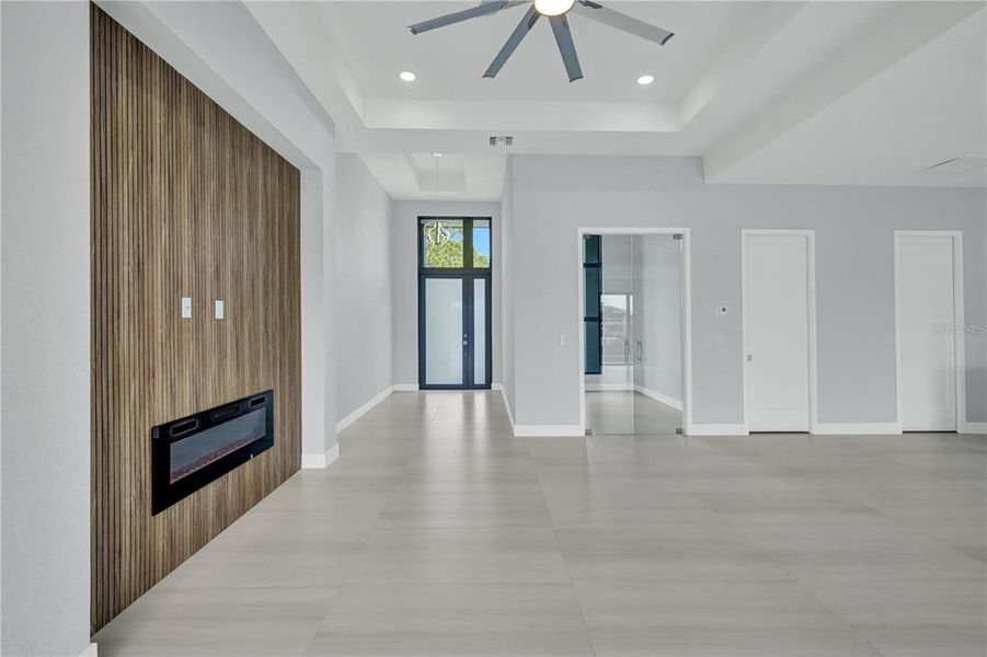 Spacious, unfurnished interior of a new home in , Port Charlotte (Image 12).