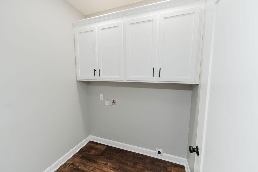 Spacious, unfurnished interior of a new home in , Sylvester (Image 19).