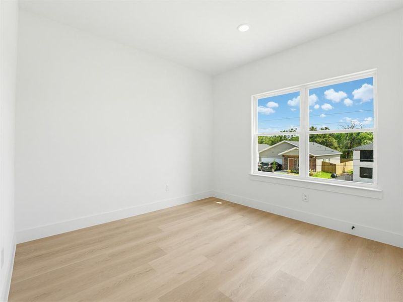 Spacious, unfurnished interior of a new home in , Dallas (Image 22).