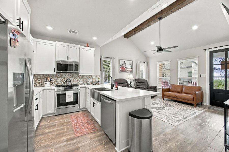 Furnished interior view inside a new home in , Tomball (Image 13).