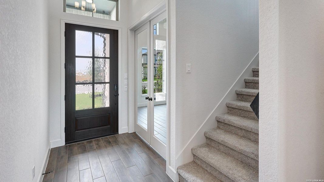Spacious, unfurnished interior of a new home in Briggs Ranch, San Antonio (Image 24).