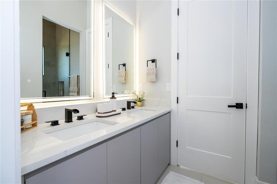 Furnished interior view inside a new home in , Montverde (Image 62).