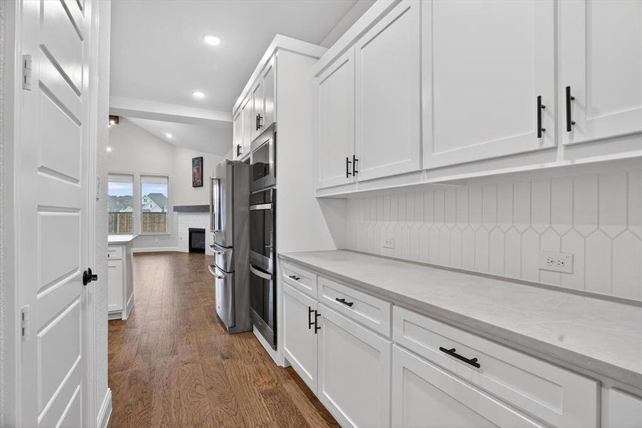 Furnished interior view inside a new home in Rockwood 65', Mansfield (Image 12).