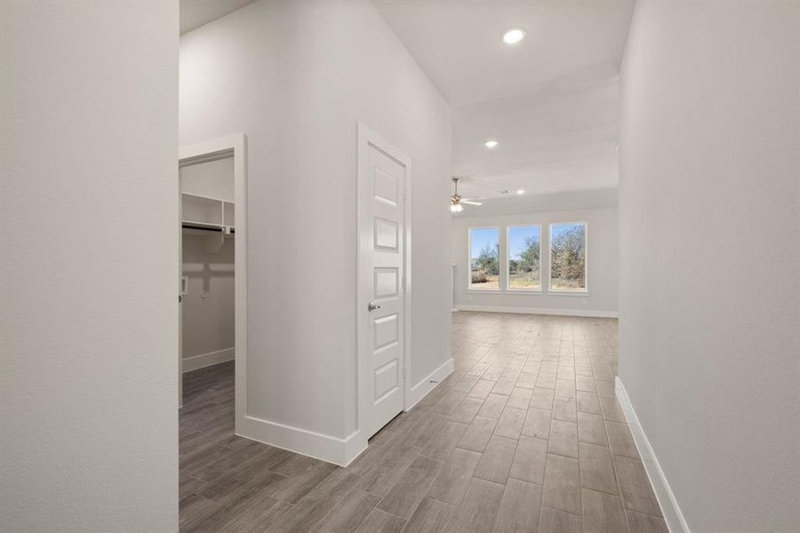 Spacious, unfurnished interior of a new home in Saddleback Estates, Boyd (Image 30). Spacious, unfurnished interior of a new home in Saddleback Estates, Boyd (Image 30).