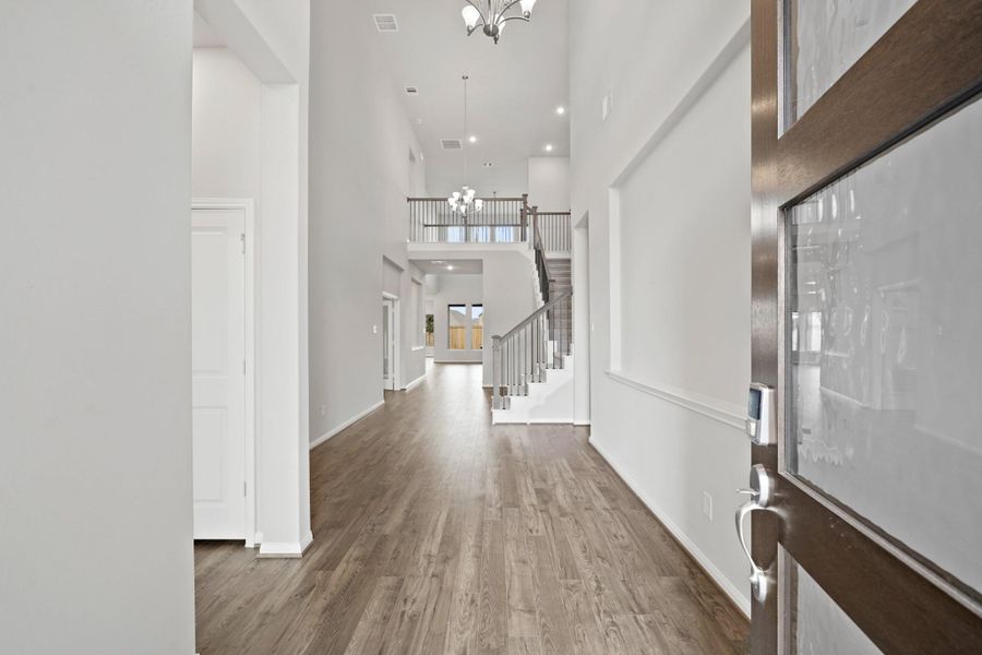 Spacious, unfurnished interior of a new home in Bridgeland 55', Cypress (Image 16).