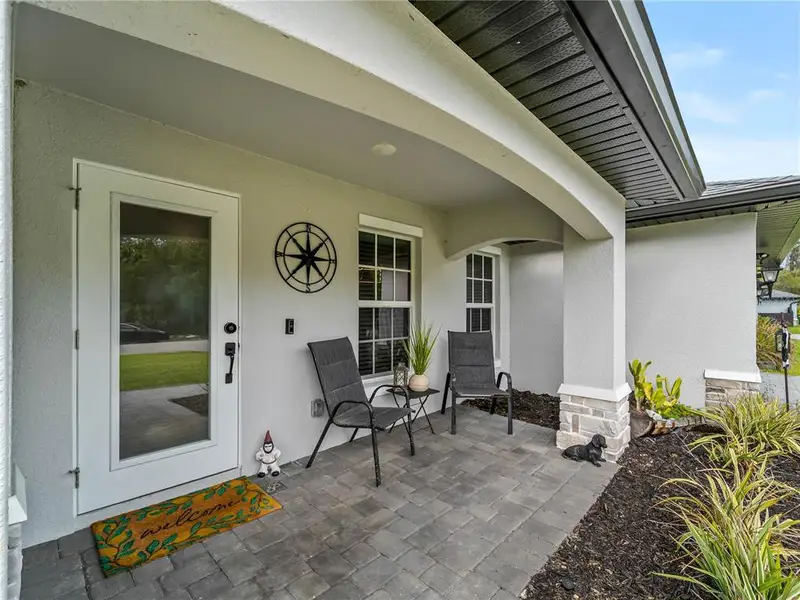 Exterior details and patio area of a home in , Port Charlotte (Image 20).