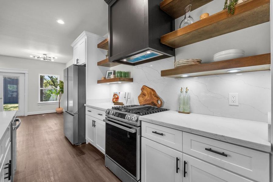 Furnished interior view inside a new home in , Dickinson (Image 14).