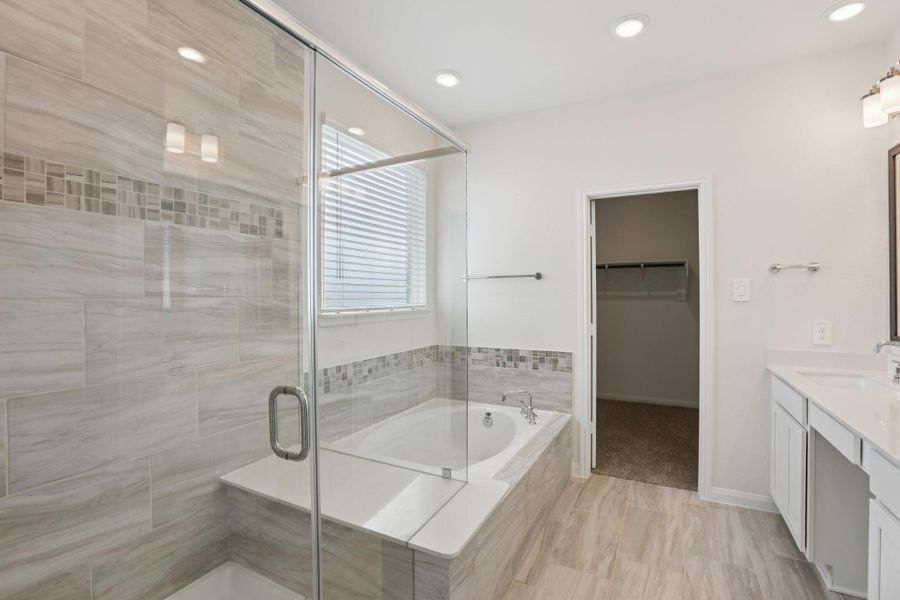 Furnished interior view inside a new home in Kemah Crossing - Luxe Series, Kemah (Image 19). Furnished interior view inside a new home in Kemah Crossing - Luxe Series, Kemah (Image 19).