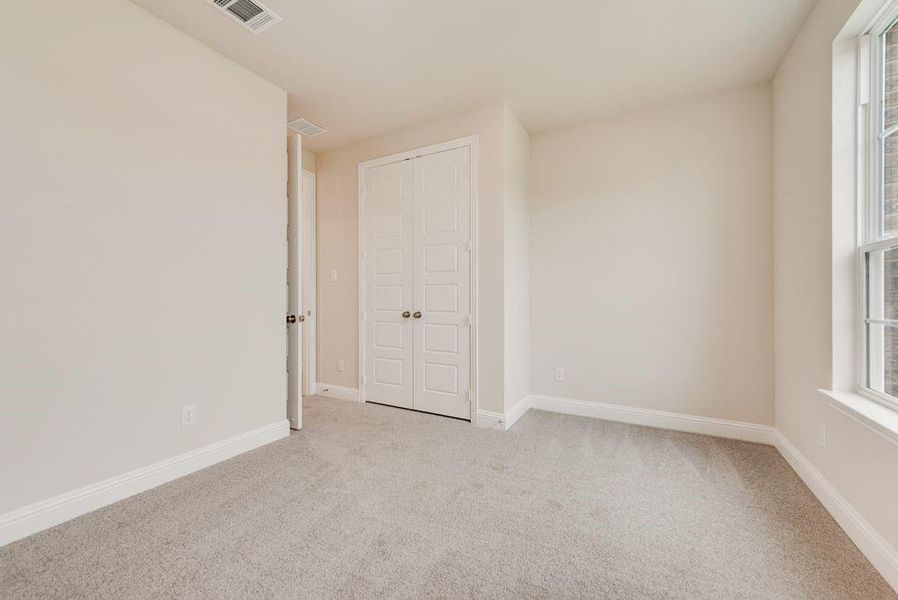 Spacious, unfurnished interior of a new home in Wildflower Ranch, Fort Worth (Image 15).