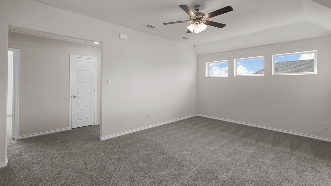 Spacious, unfurnished interior of a new home in Liberty Crossing, Royse City (Image 12).