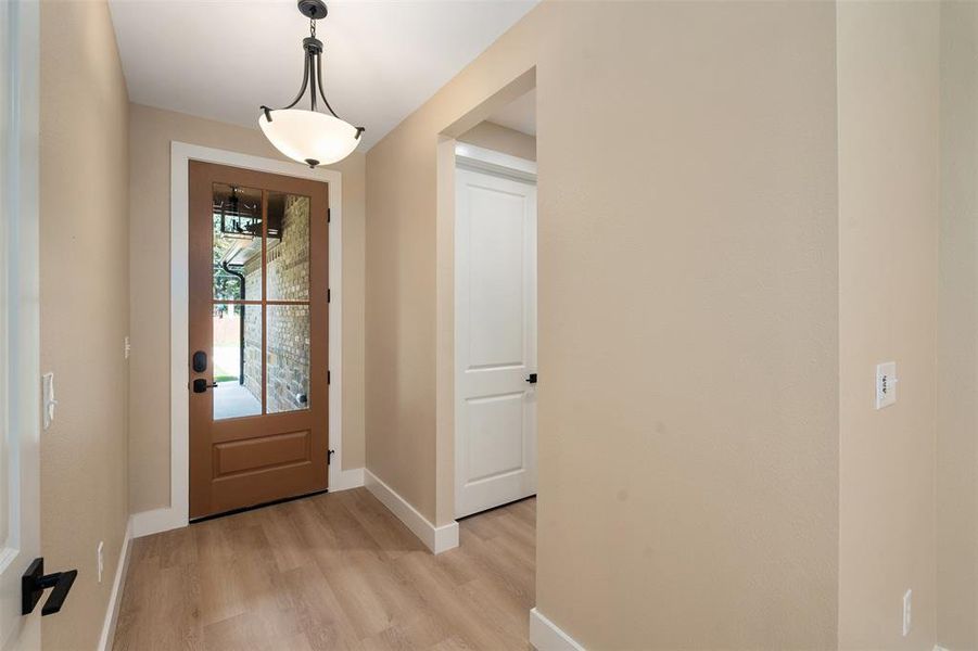 Spacious, unfurnished interior of a new home in , Gun Barrel City (Image 25).