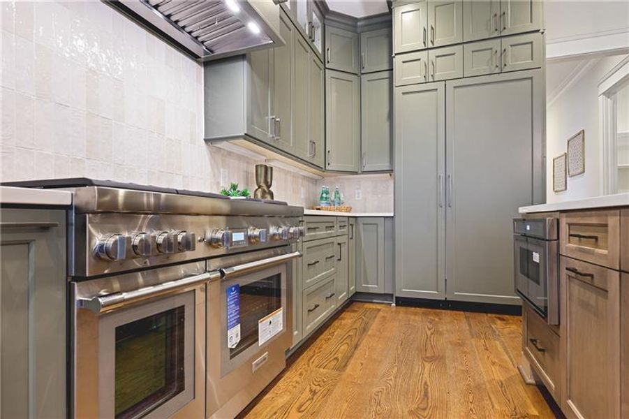 Furnished interior view inside a new home in The Reserve At Governors Towne Club, Acworth (Image 41).