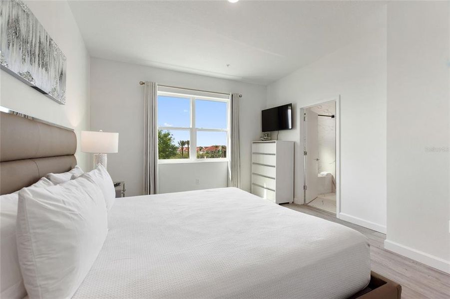 Furnished interior view inside a new home in , Davenport (Image 42).