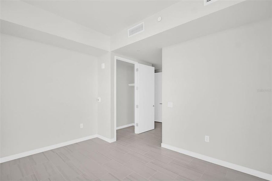 Spacious, unfurnished interior of a new home in , St. Petersburg (Image 65).