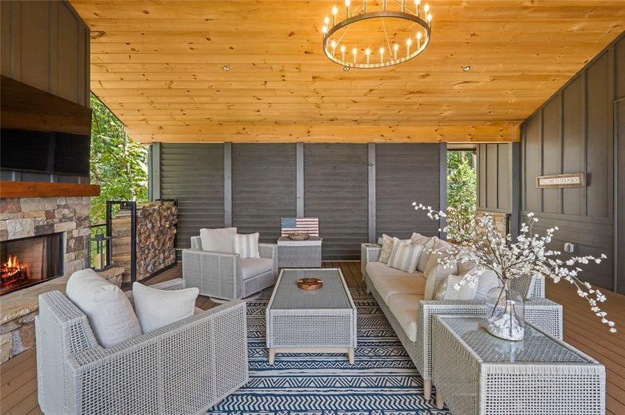 Exterior details and patio area of a home in , Jasper (Image 4).