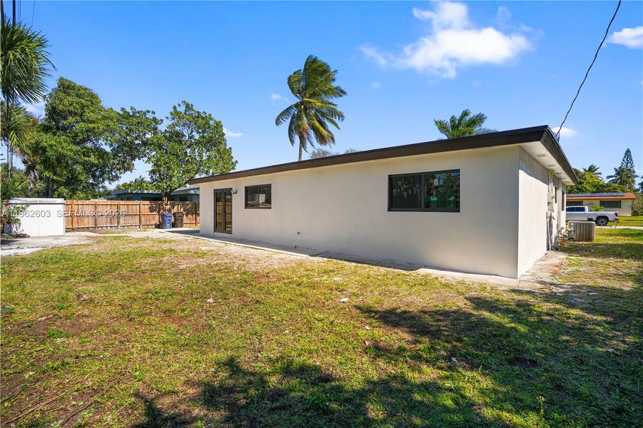 Exterior details and patio area of a home in , Fort Lauderdale (Image 17). Exterior details and patio area of a home in , Fort Lauderdale (Image 17).