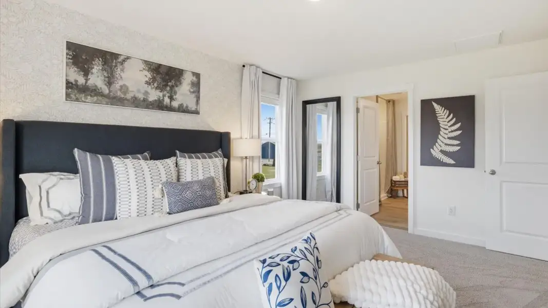 Furnished interior view inside a new home in Oak Hill, Vonore (Image 15).