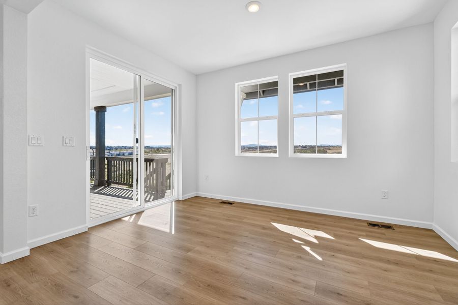 Spacious, unfurnished interior of a new home in Macanta, Castle Rock (Image 17).