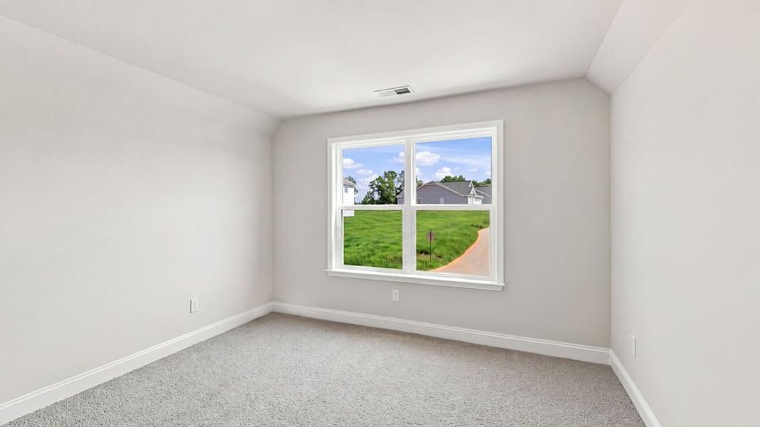 Spacious, unfurnished interior of a new home in Shadowood, Seneca (Image 27).