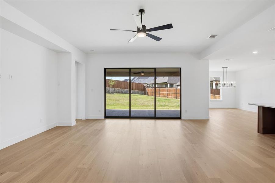 Spacious, unfurnished interior of a new home in Talon Hills, Fort Worth (Image 33). Spacious, unfurnished interior of a new home in Talon Hills, Fort Worth (Image 33).
