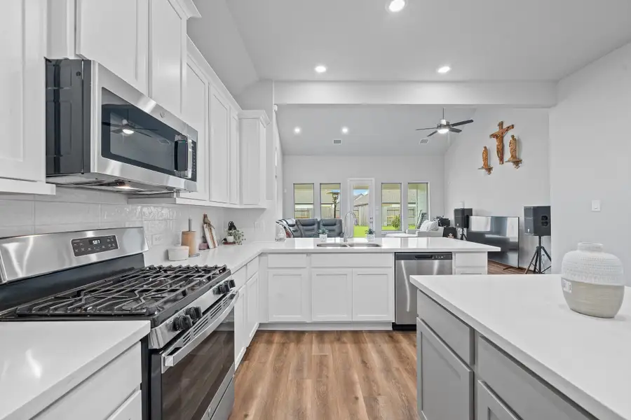 Furnished interior view inside a new home in Marvida 45', Cypress (Image 11). Furnished interior view inside a new home in Marvida 45', Cypress (Image 11).