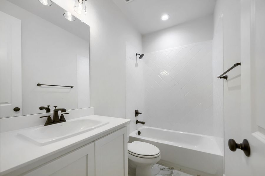 Plan 1451 Secondary Bathroom Representative Photo Plan 1451 Secondary Bathroom Representative Photo