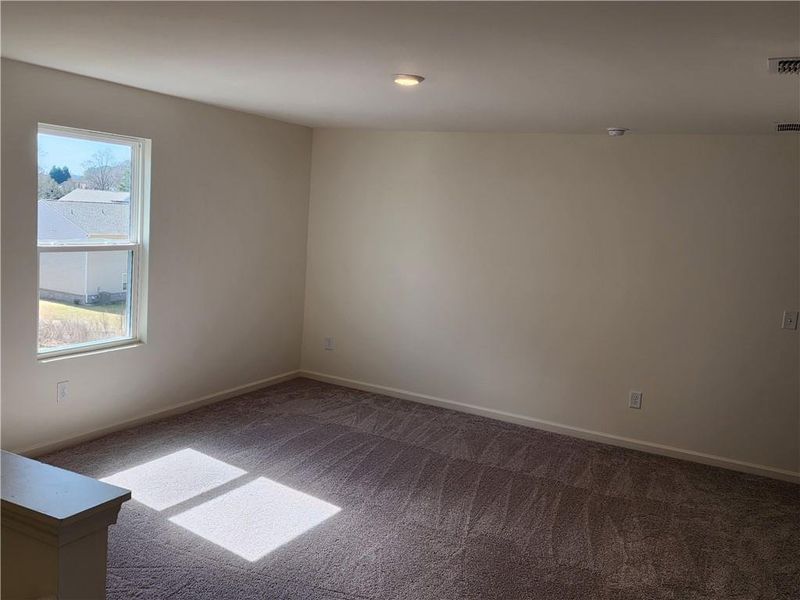 Spacious, unfurnished interior of a new home in Casteel, Bethlehem (Image 18).