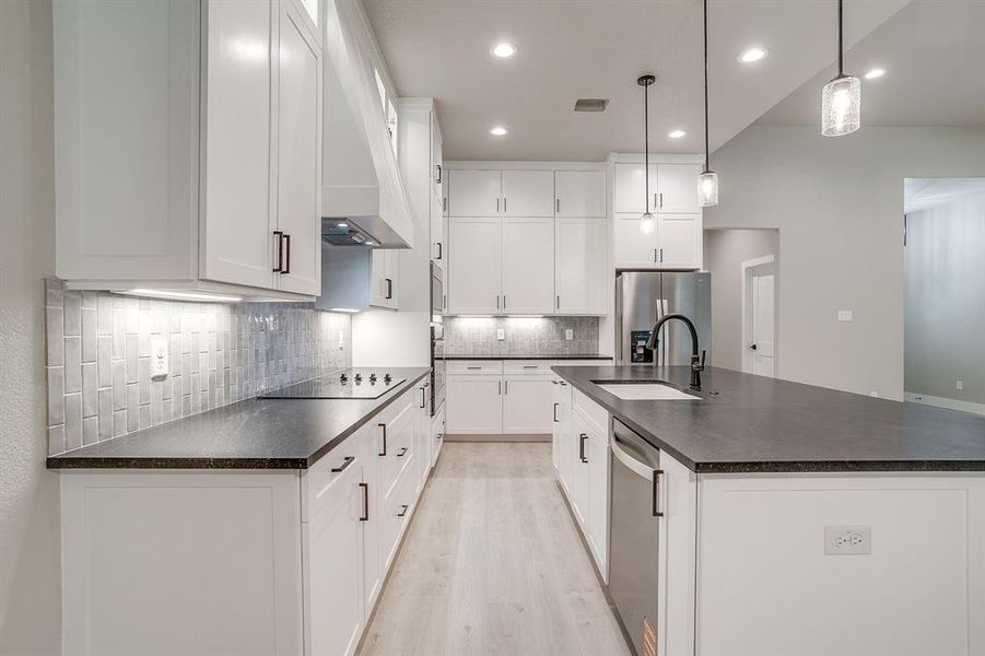 Furnished interior view inside a new home in , Bridgeport (Image 8).