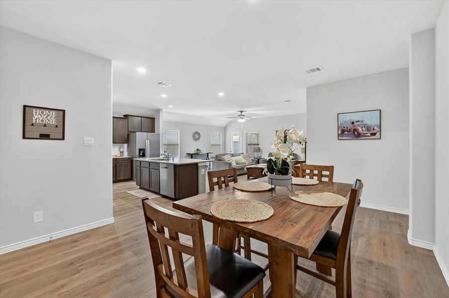 Furnished interior view inside a new home in Williamsburg, Fate (Image 17).
