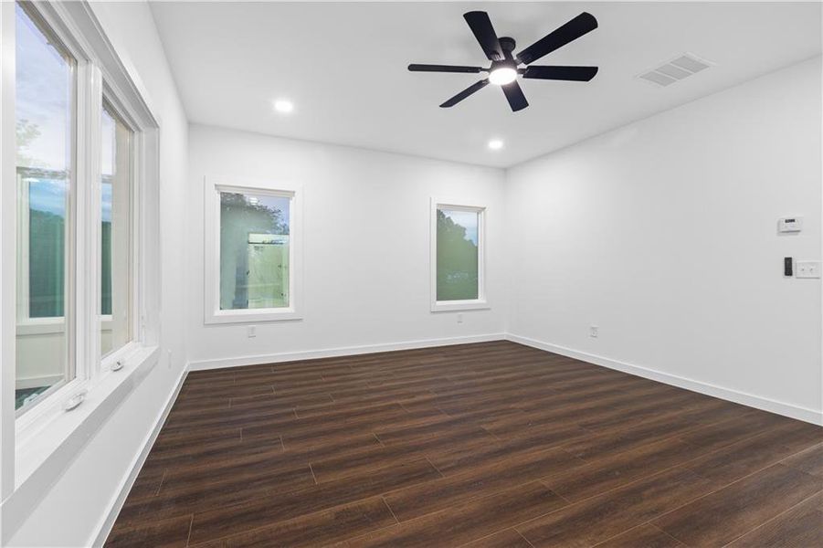 Spacious, unfurnished interior of a new home in , Lawrenceville (Image 19).