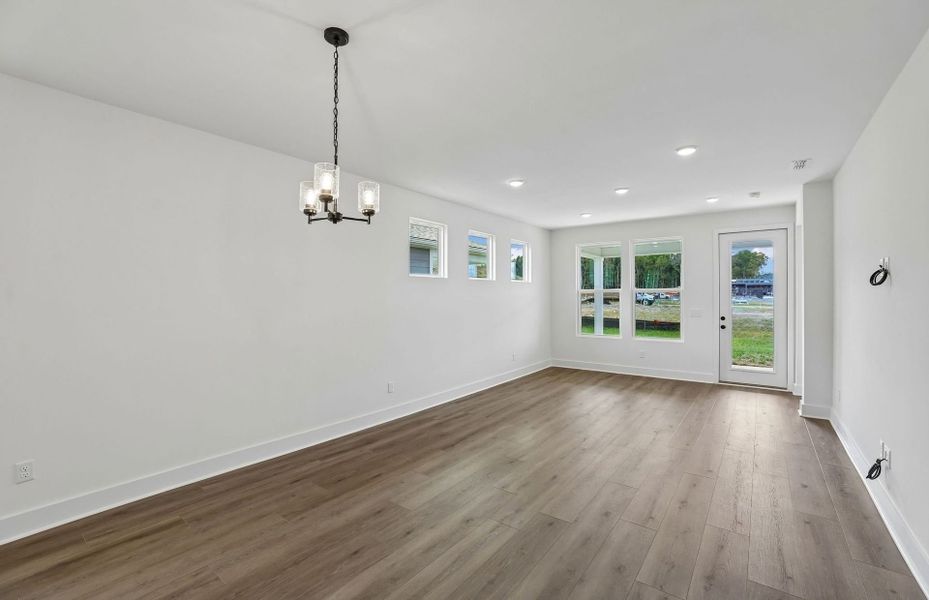 Spacious, unfurnished interior of a new home in Del Webb Barton Village, Lebanon (Image 32).