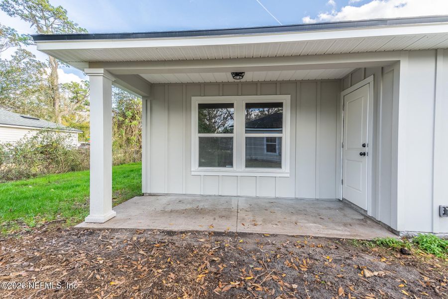 Exterior details and patio area of a home in , Callahan (Image 3).