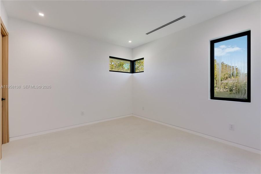 Spacious, unfurnished interior of a new home in , Miami (Image 52).