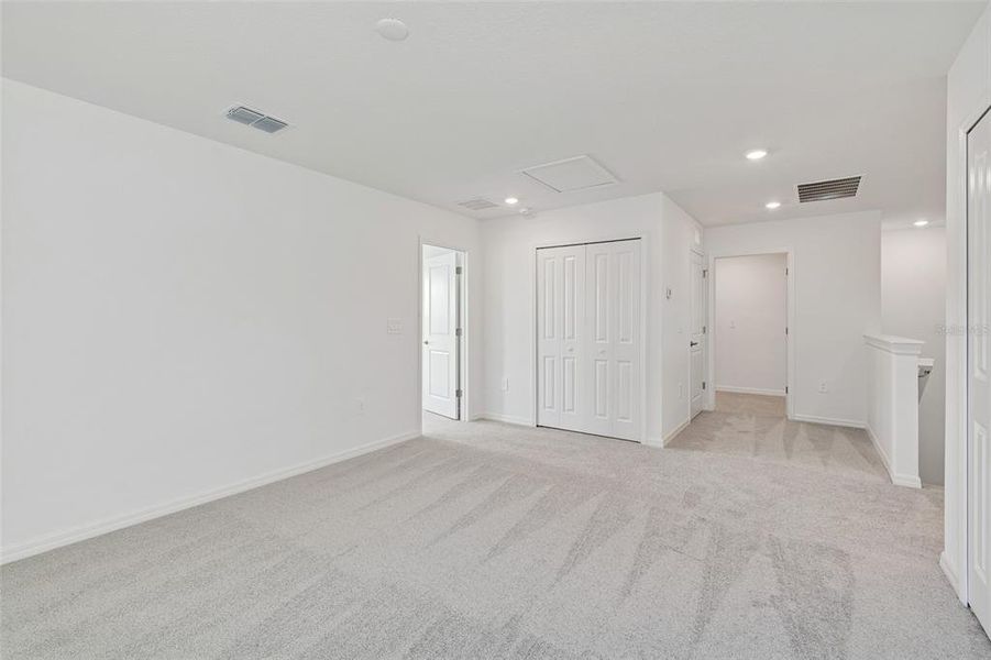 Spacious, unfurnished interior of a new home in Southpointe, Palmetto (Image 12).