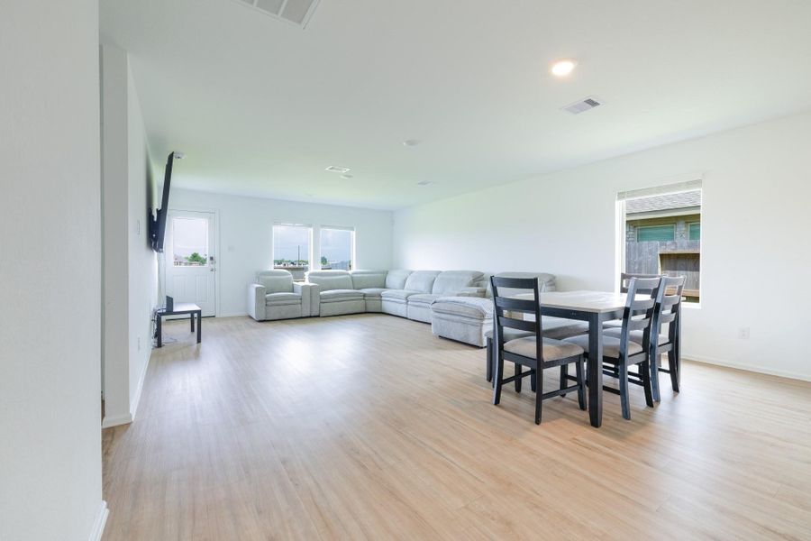 Image 11 of a home in Sterling Point at Baytown Crossings: Watermill Collection. Image 11 of a home in Sterling Point at Baytown Crossings: Watermill Collection.