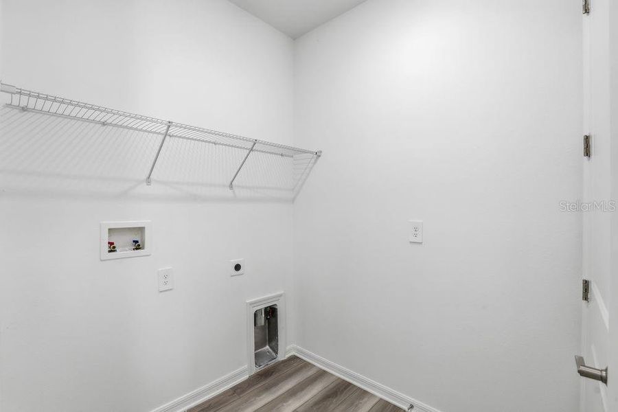 Spacious, unfurnished interior of a new home in Center Lake Ranch Community Group Page, St. Cloud (Image 39).