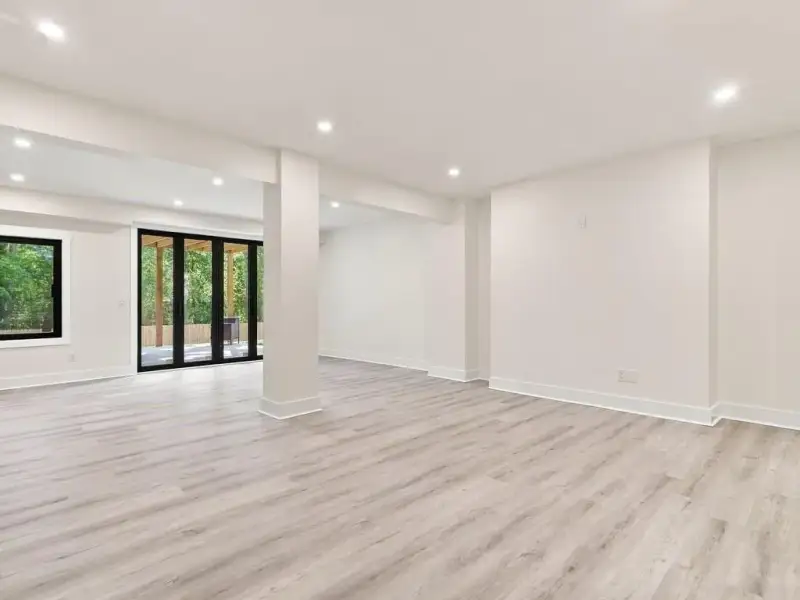 Spacious, unfurnished interior of a new home in , Marietta (Image 60).