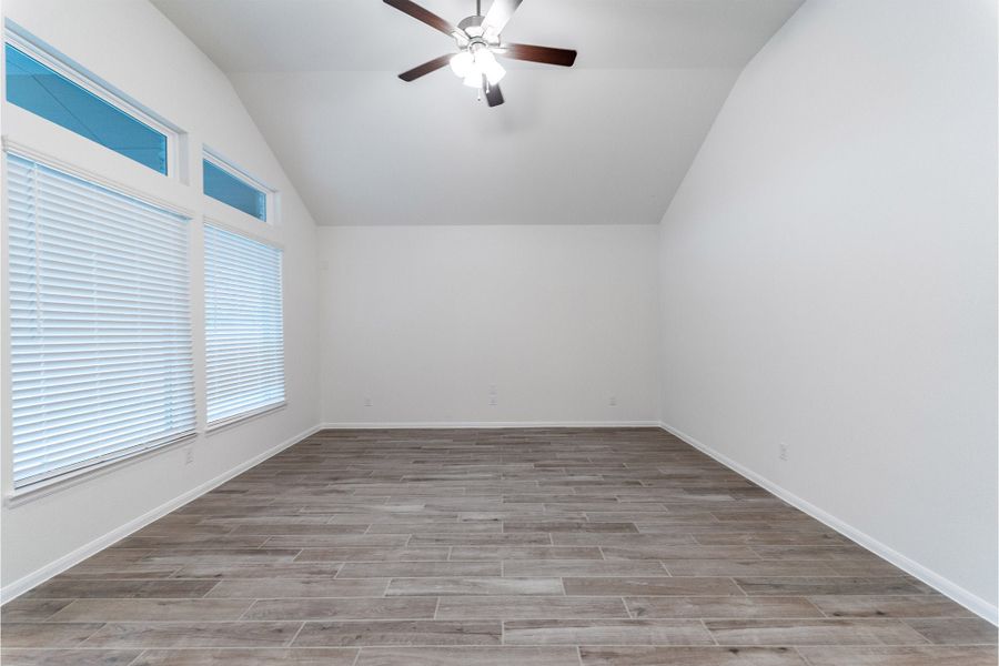 Spacious, unfurnished interior of a new home in Martha's Vineyard, Alvin (Image 9).