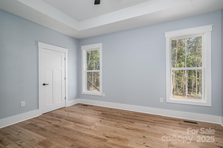 Spacious, unfurnished interior of a new home in , Maiden (Image 24).