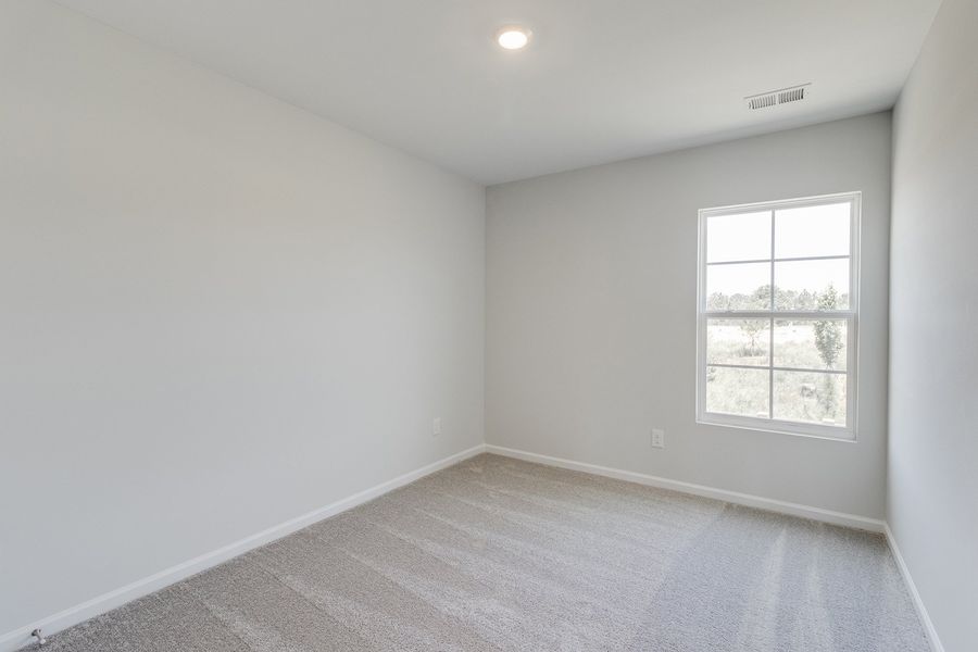 Spacious, unfurnished interior of a new home in Astoria, Columbia (Image 28).