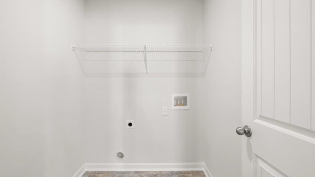 Spacious, unfurnished interior of a new home in Thompson Ridge, Dallas (Image 24).