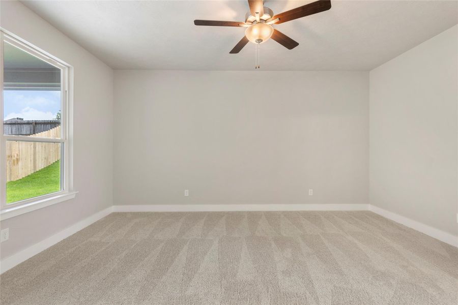 Spacious, unfurnished interior of a new home in Vintage Farms, Brenham (Image 29).