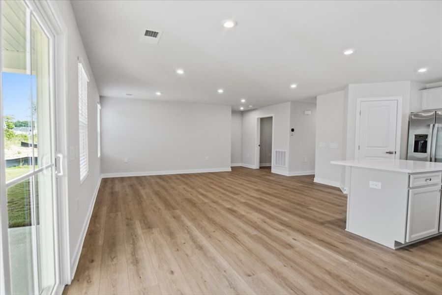 Spacious, unfurnished interior of a new home in Wren Woods Ranches, Gray Court (Image 21).