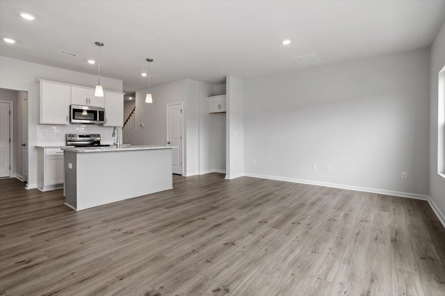Spacious, unfurnished interior of a new home in Sweetbrier, Durham (Image 17).