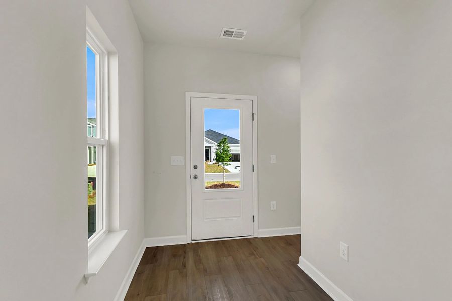 Similar Washington floorplan shown for inspiration - features and finishes vary Similar Washington floorplan shown for inspiration - features and finishes vary